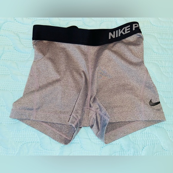 Nike Women's Pro 3" Training Shorts - Picture 3 of 3
